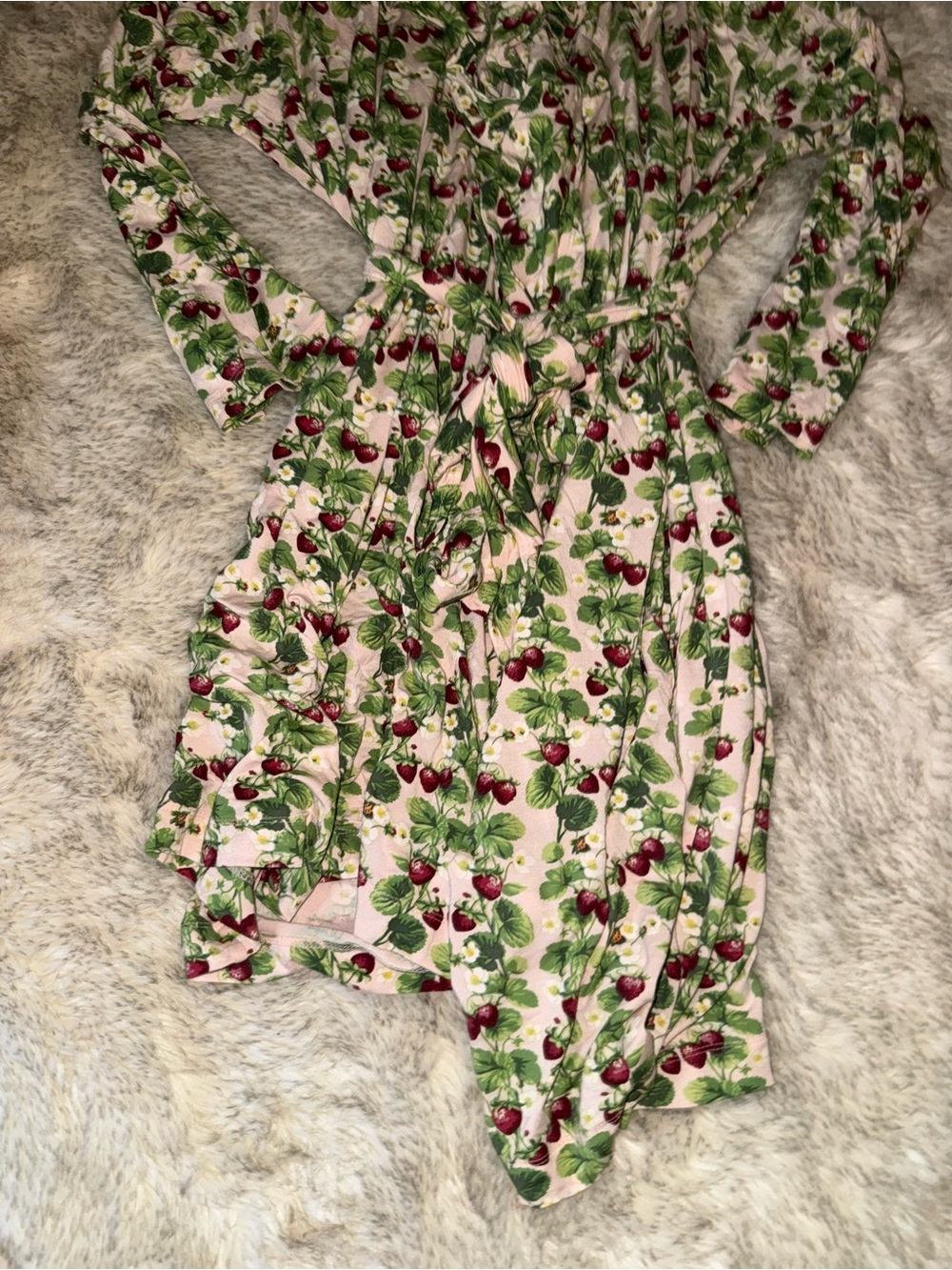 Kate Quinn Strawberry Robe - Picture 3 of 6